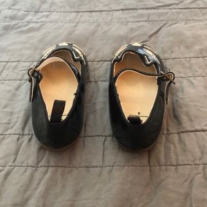 GAP Shoes - Gap “cat” Black Patin Leather Shoe Girls 8 GAP Shoes - Gap “cat” Black Patin Leather Shoe Girls 8